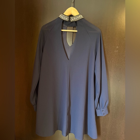 Navy evenings dress with sequenced collar, size small - Picture 6 of 9